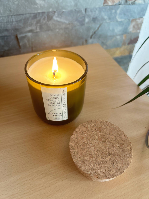 VonTree Candle Vonná svíčka ve vinné lahvi (250 ml) -Pomeranč a zázvor